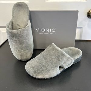 Vionic Gemma Light Grey Terry slip ons Size 9